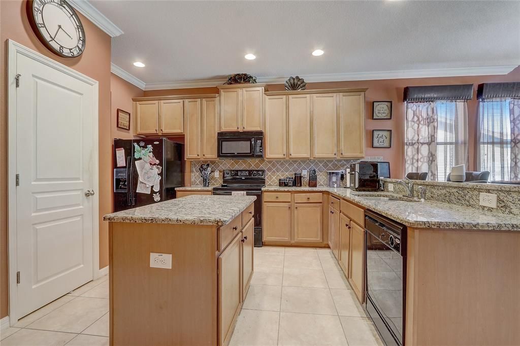 For Sale: $384,990 (4 beds, 2 baths, 2178 Square Feet)