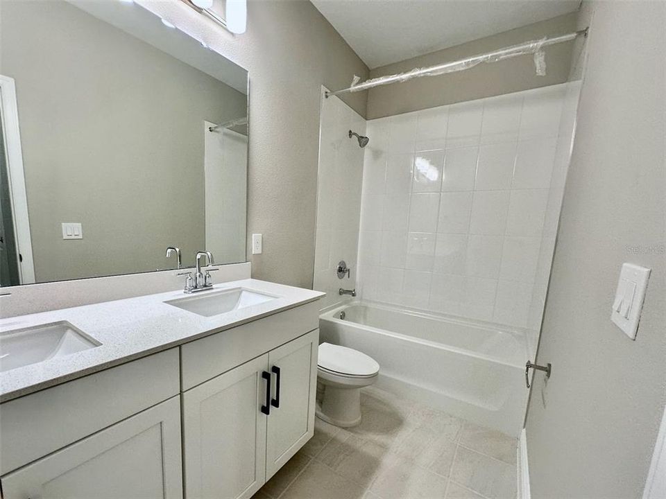 出租: $3,000 (4 贝兹, 2 浴室, 2094 平方英尺)