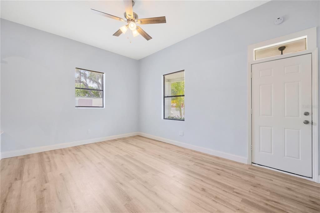Active With Contract: $240,000 (3 beds, 2 baths, 1410 Square Feet)