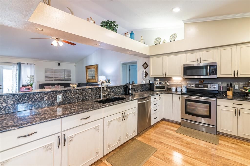 Active With Contract: $429,900 (3 beds, 2 baths, 1649 Square Feet)