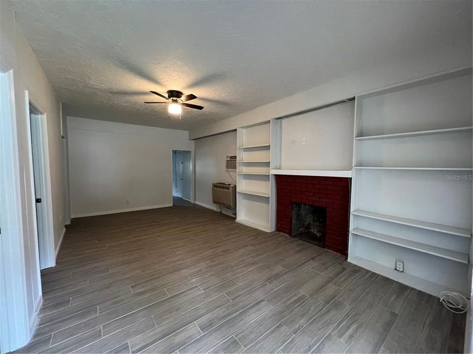 For Rent: $1,700 (2 beds, 1 baths, 846 Square Feet)
