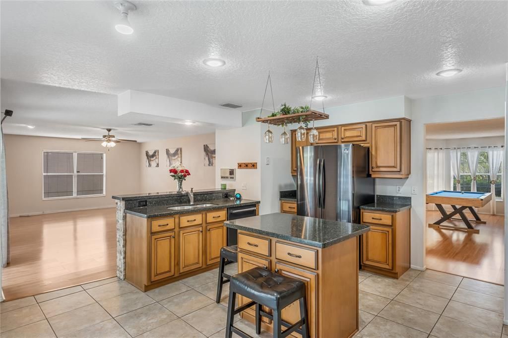 For Sale: $585,000 (5 beds, 2 baths, 2906 Square Feet)