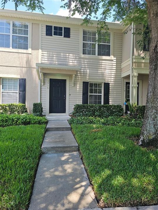 Active With Contract: $1,850 (2 beds, 2 baths, 1248 Square Feet)