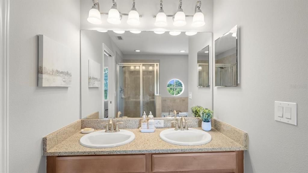 Active With Contract: $400,000 (5 beds, 3 baths, 2416 Square Feet)