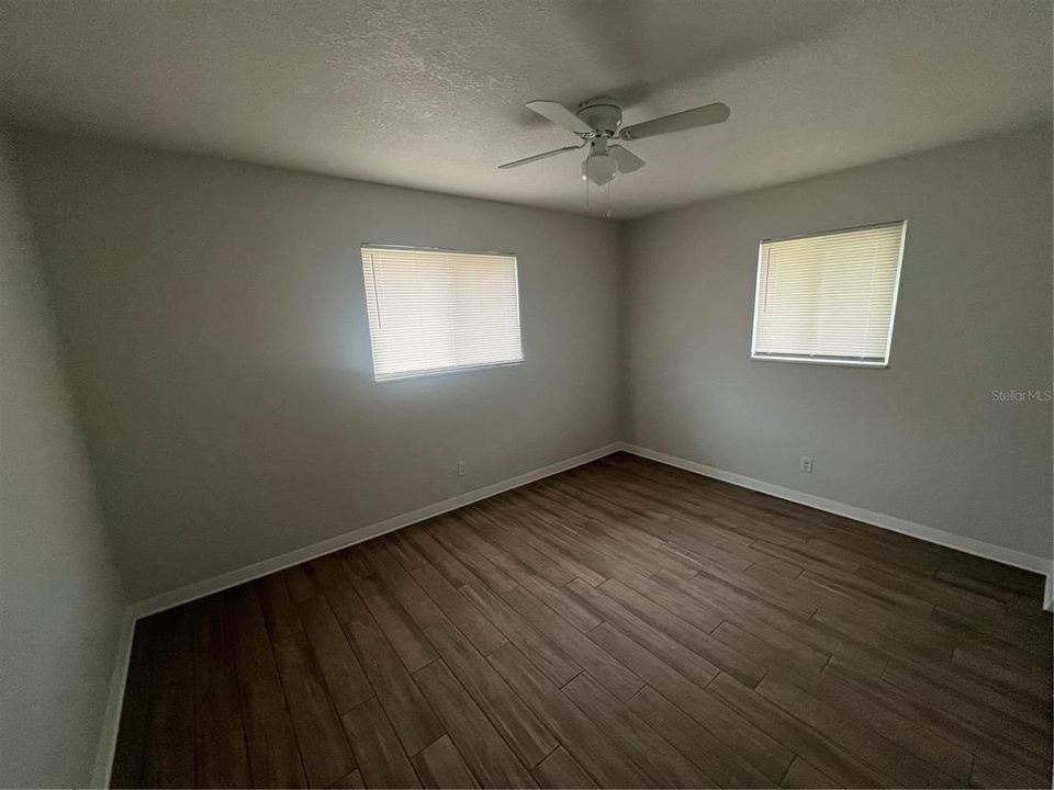 For Rent: $1,250 (2 beds, 1 baths, 870 Square Feet)