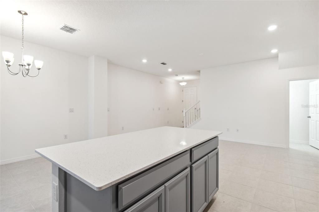 For Sale: $348,500 (3 beds, 2 baths, 1702 Square Feet)