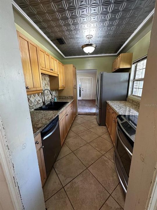 For Sale: $355,000 (2 beds, 1 baths, 1608 Square Feet)