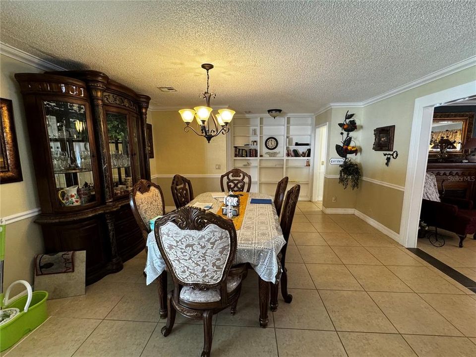 For Sale: $430,000 (3 beds, 3 baths, 2778 Square Feet)