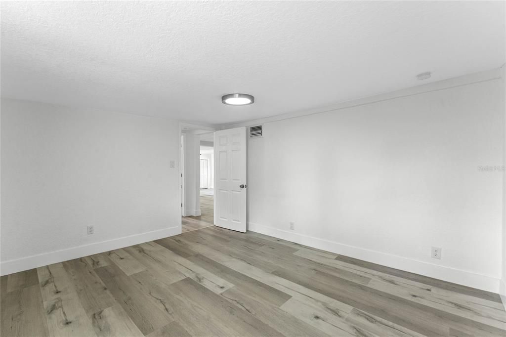 For Sale: $359,900 (2 beds, 2 baths, 1464 Square Feet)