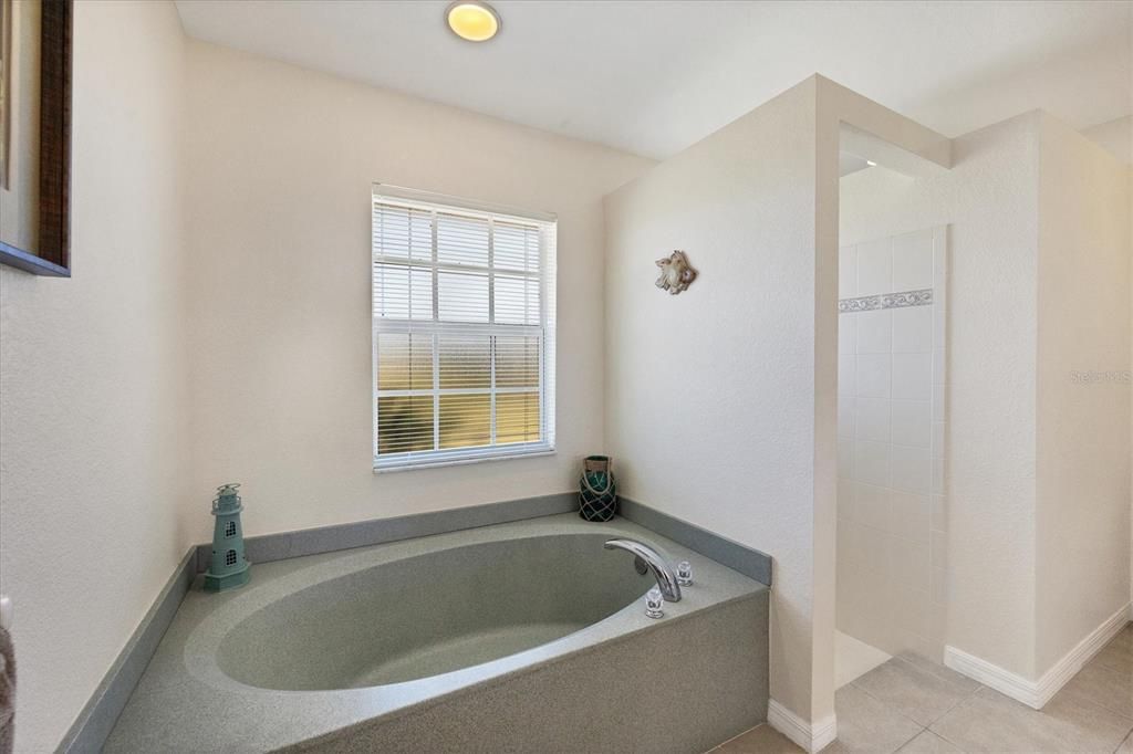 待售: $490,000 (3 贝兹, 3 浴室, 1859 平方英尺)
