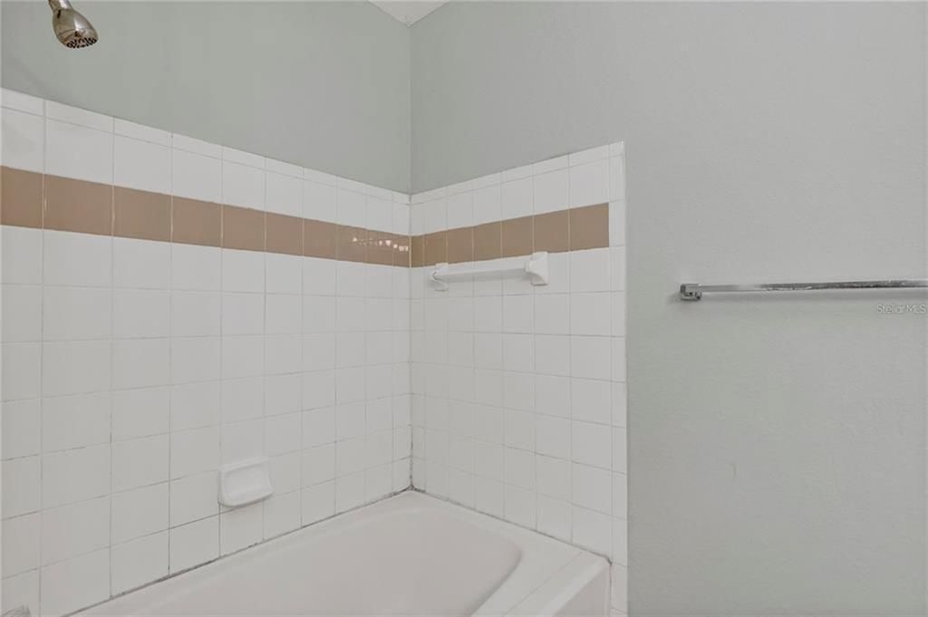 For Sale: $205,000 (2 beds, 2 baths, 1062 Square Feet)