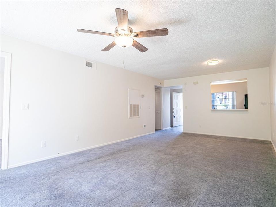 Active With Contract: $205,000 (2 beds, 2 baths, 1013 Square Feet)