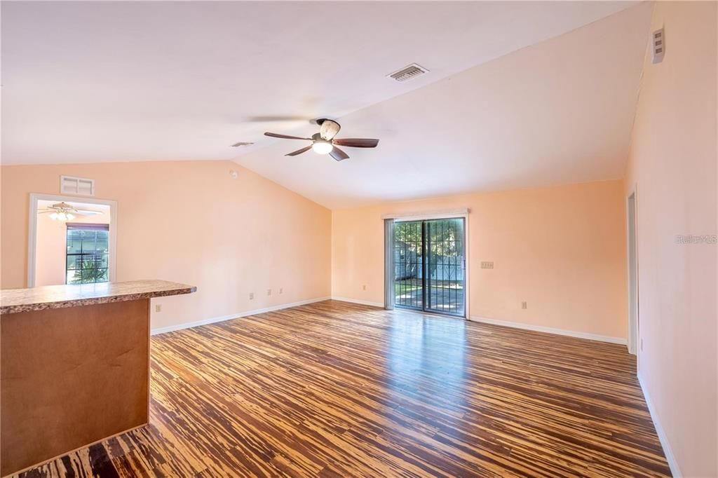 Active With Contract: $220,000 (4 beds, 2 baths, 1974 Square Feet)