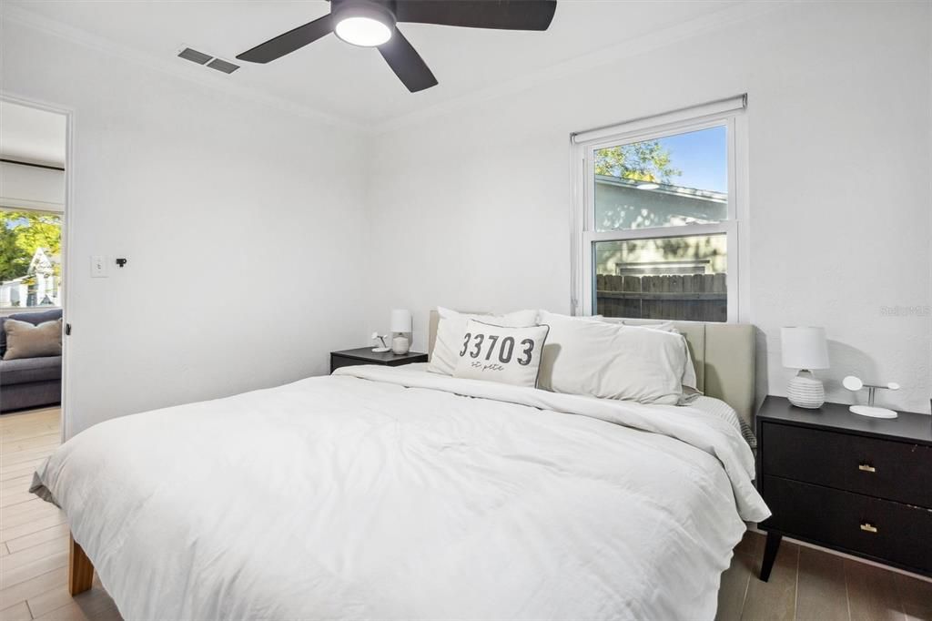 Active With Contract: $449,000 (2 beds, 2 baths, 904 Square Feet)