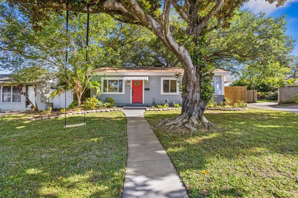 Recently Sold: $449,000 (2 beds, 2 baths, 904 Square Feet)