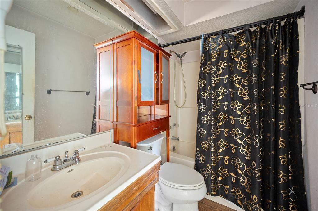 На продажу: $225,000 (3 спален, 2 ванн, 1179 Квадратных фут)