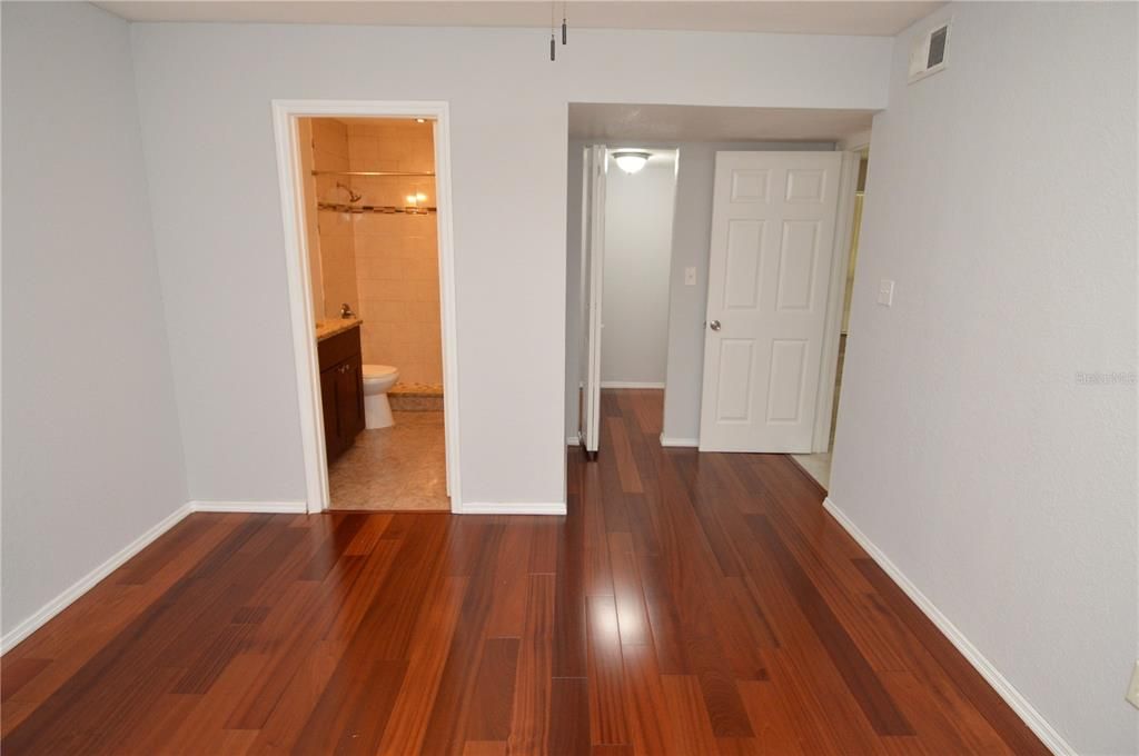 Recently Rented: $1,785 (2 beds, 2 baths, 1129 Square Feet)
