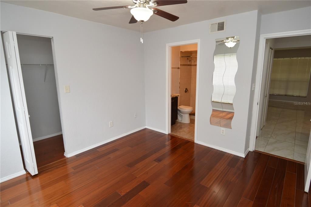 Active With Contract: $1,785 (2 beds, 2 baths, 1129 Square Feet)