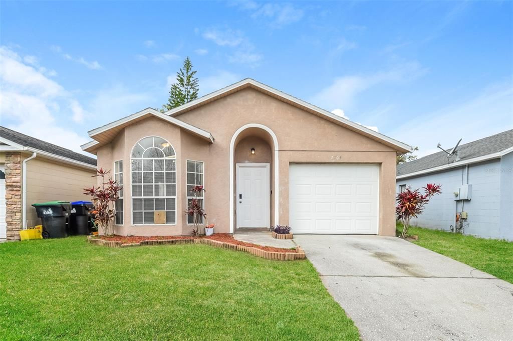 Recently Rented: $1,805 (3 beds, 2 baths, 1146 Square Feet)