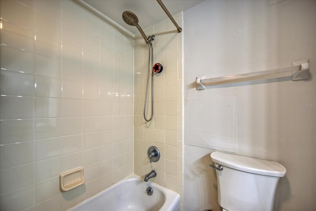 For Sale: $520,000 (1 beds, 1 baths, 728 Square Feet)