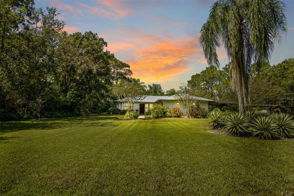 For Sale: $575,000 (3 beds, 2 baths, 1936 Square Feet)