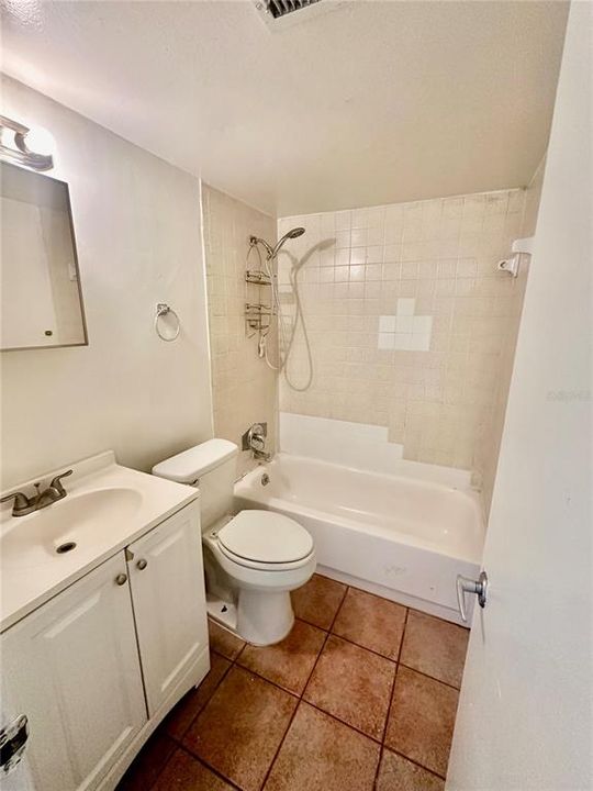 Recently Rented: $1,100 (2 beds, 1 baths, 932 Square Feet)