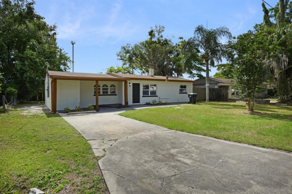 For Sale: $295,000 (3 beds, 2 baths, 1235 Square Feet)