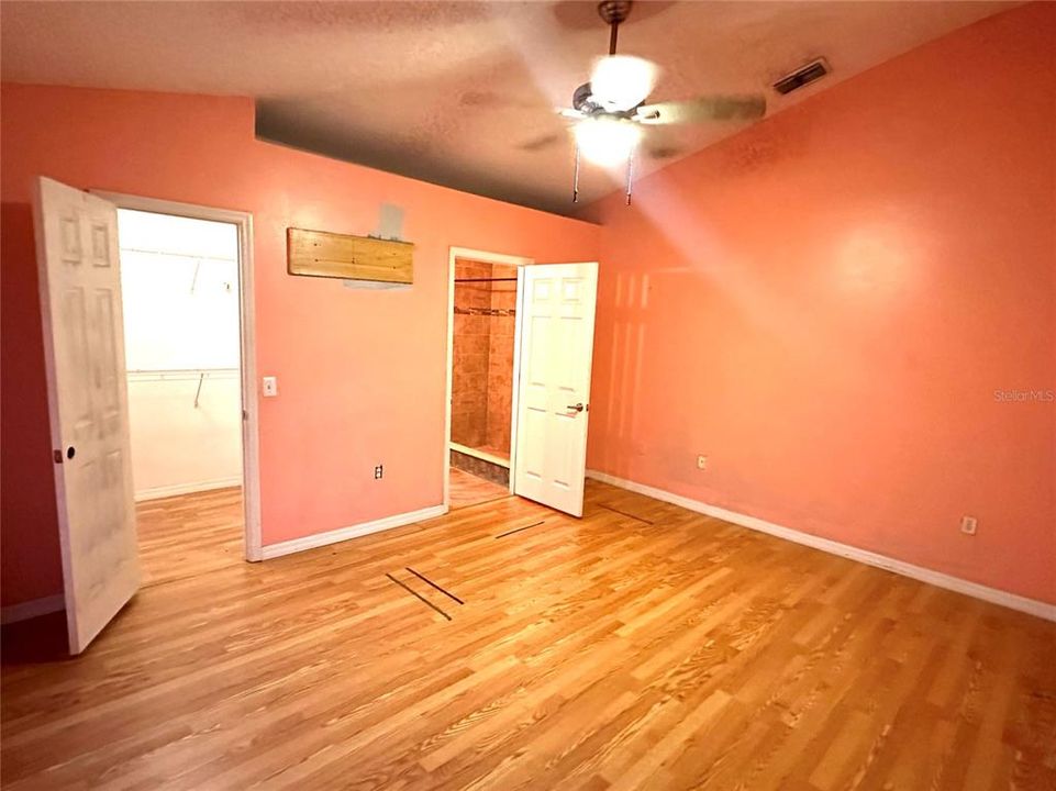 For Sale: $294,900 (3 beds, 2 baths, 1434 Square Feet)