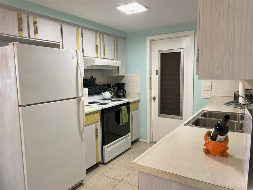 For Rent: $1,875 (2 beds, 1 baths, 1128 Square Feet)