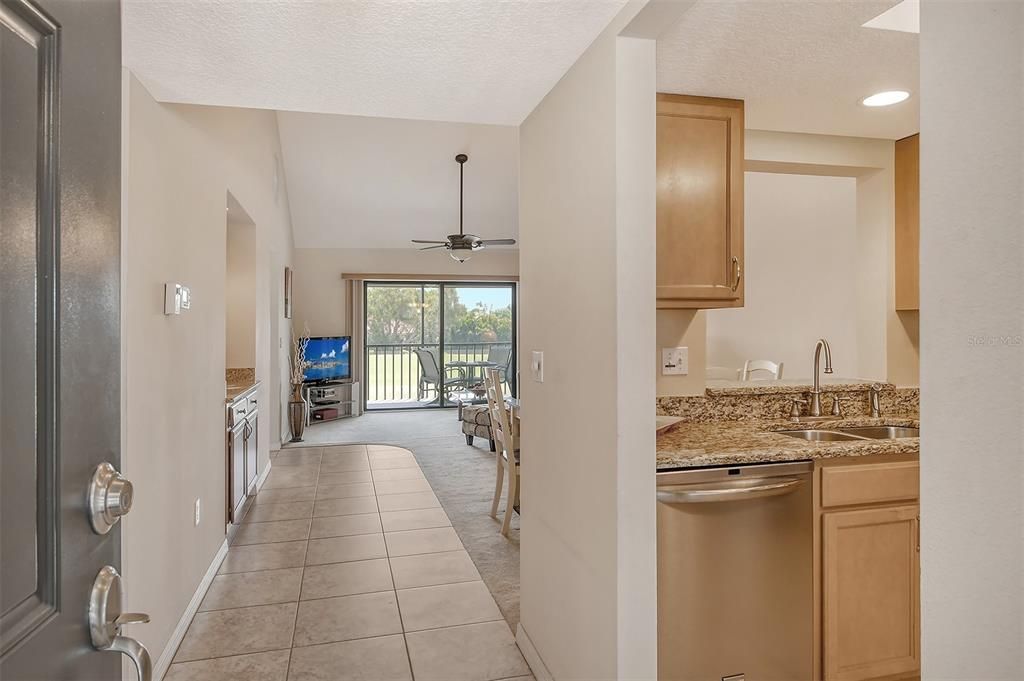 For Sale: $285,000 (2 beds, 2 baths, 1075 Square Feet)