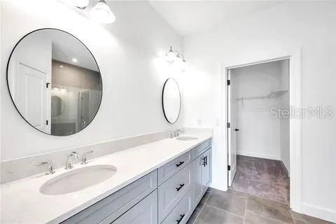 For Sale: $569,000 (3 beds, 2 baths, 1934 Square Feet)