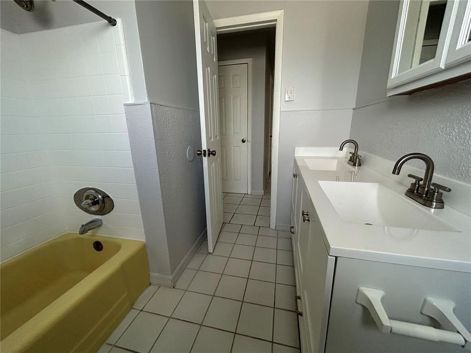最近租的: $1,800 (3 贝兹, 2 浴室, 1403 平方英尺)