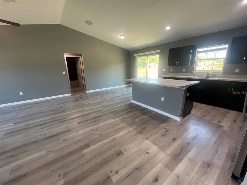 Recently Rented: $1,675 (3 beds, 2 baths, 1398 Square Feet)