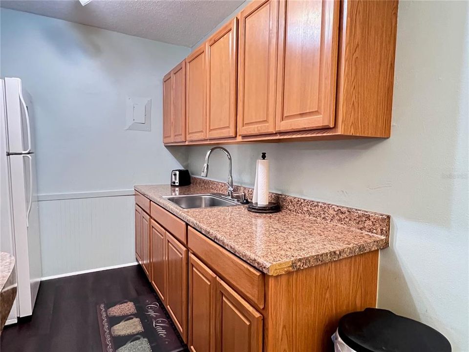 For Rent: $1,375 (1 beds, 1 baths, 574 Square Feet)