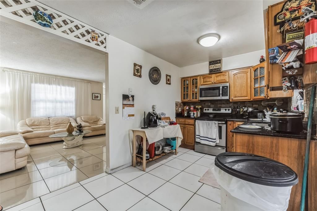 For Sale: $380,000 (3 beds, 2 baths, 1633 Square Feet)