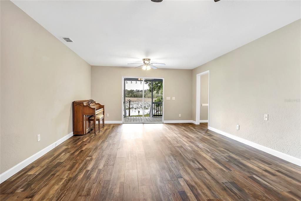 For Sale: $349,000 (3 beds, 2 baths, 1896 Square Feet)