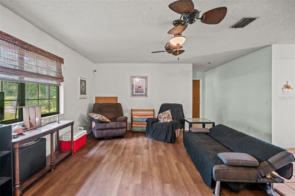 For Sale: $300,000 (3 beds, 2 baths, 1802 Square Feet)