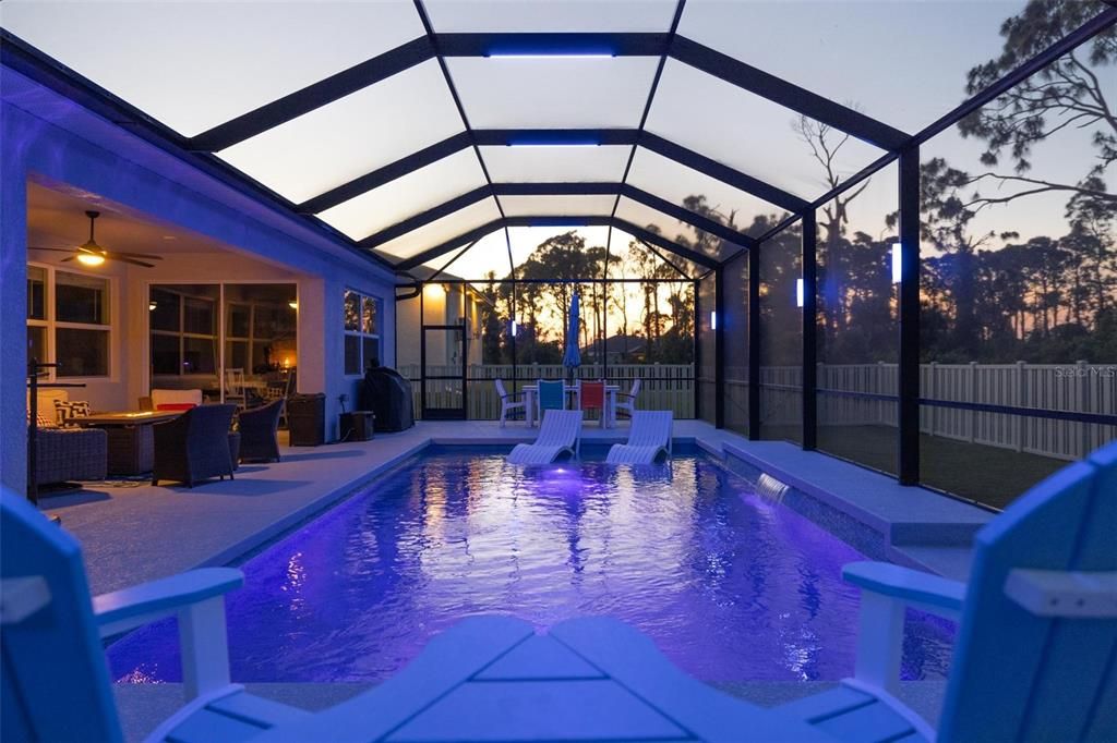 Oversized Pool, cool lighting too !