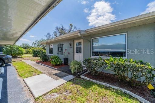 Active With Contract: $189,790 (2 beds, 2 baths, 1120 Square Feet)