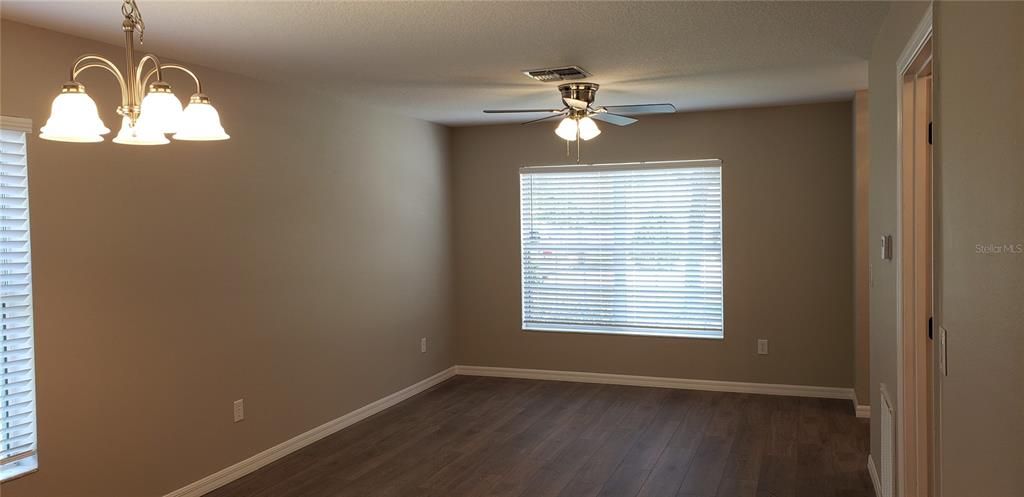 Recently Rented: $1,995 (3 beds, 2 baths, 1434 Square Feet)