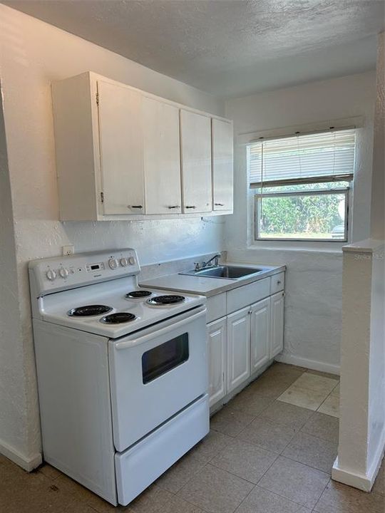 For Rent: $1,600 (2 beds, 1 baths, 700 Square Feet)