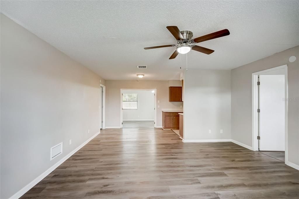 For Sale: $285,000 (3 beds, 2 baths, 1336 Square Feet)
