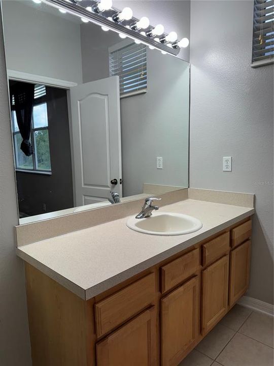 Active With Contract: $1,850 (2 beds, 2 baths, 1304 Square Feet)