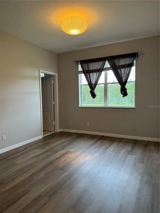 Active With Contract: $1,850 (2 beds, 2 baths, 1304 Square Feet)