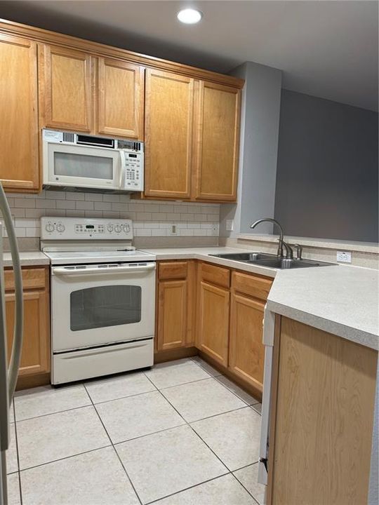 For Rent: $2,150 (2 beds, 2 baths, 1304 Square Feet)