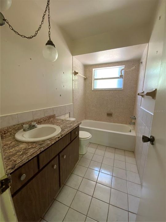 Active With Contract: $199,000 (3 beds, 2 baths, 1150 Square Feet)