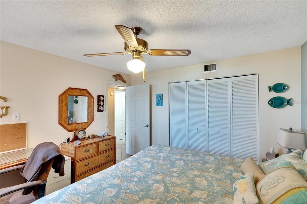 Active With Contract: $479,900 (2 beds, 2 baths, 1315 Square Feet)
