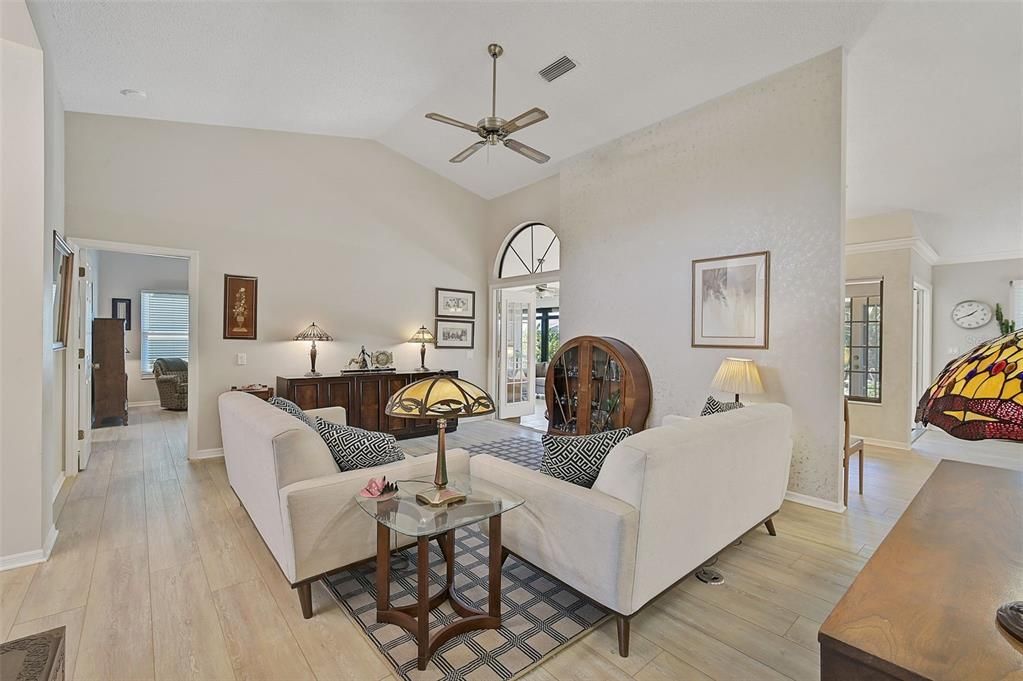 Active With Contract: $594,000 (3 beds, 2 baths, 2512 Square Feet)