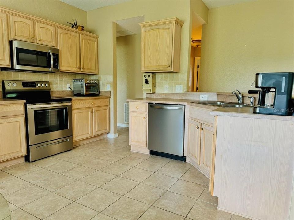 For Sale: $308,000 (2 beds, 2 baths, 1346 Square Feet)
