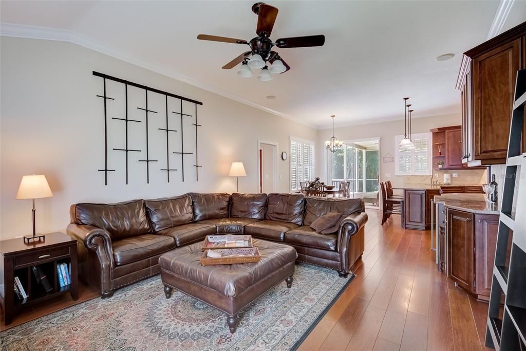 For Sale: $865,000 (5 beds, 3 baths, 2520 Square Feet)